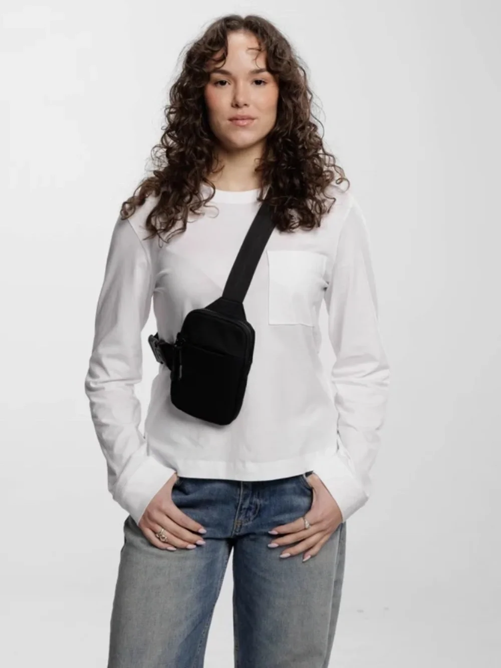 Concept Global Travel Sling Bag 2.0, Black, NWT